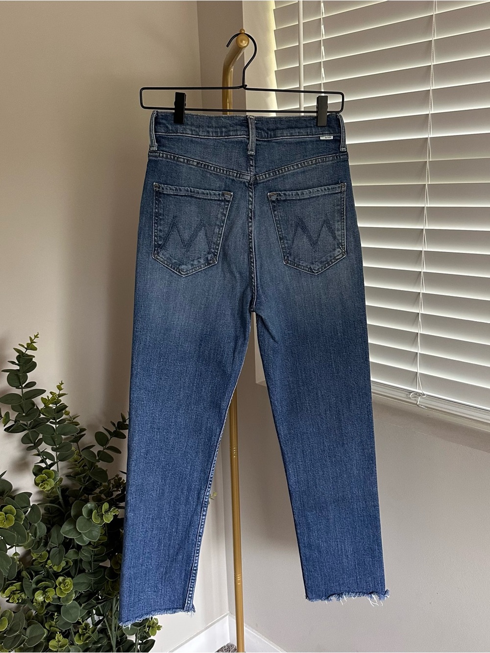 MOTHER High Waisted Rider Ankle Step Fray 27 - Picture 4 of 11